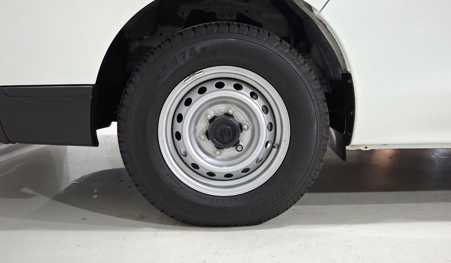 Nissan Nv350 Urvan 2.5 PANEL AMPLIA AA Van 2024
