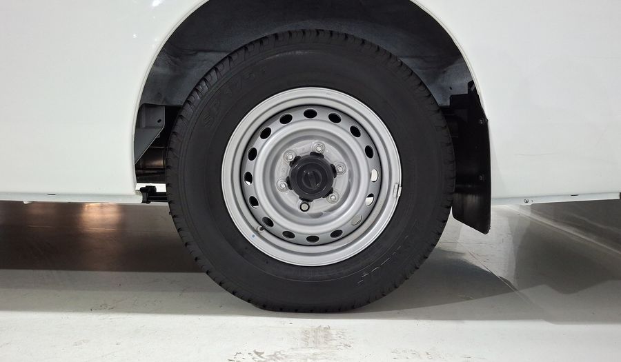 Nissan Nv350 Urvan 2.5 PANEL AMPLIA AA Van 2024