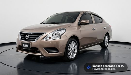 Nissan • Versa