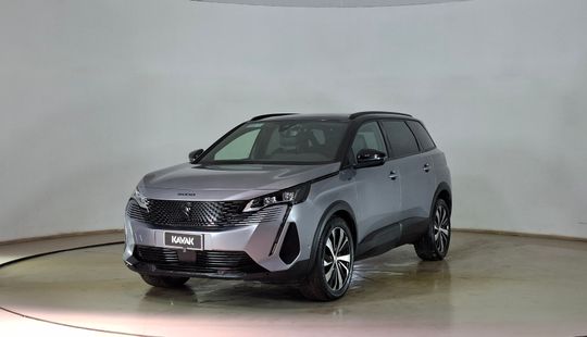Peugeot • 5008
