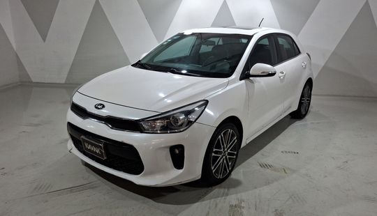 2018 • 113,085 km • Automático