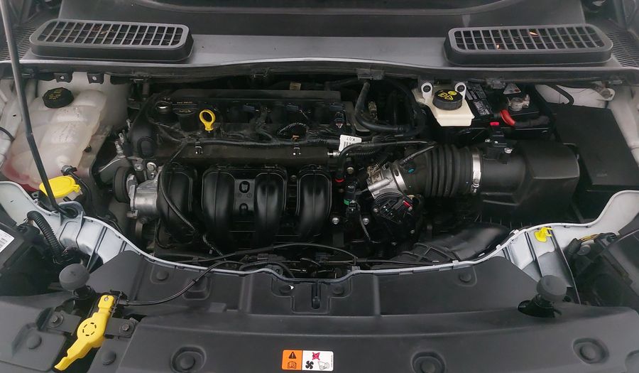 Ford Escape 2.5 S PLUS I4 AT Suv 2015