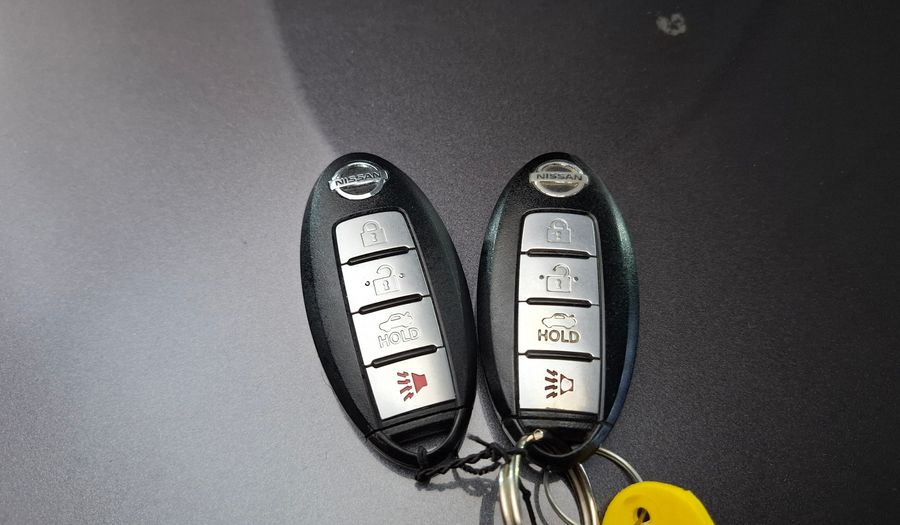 Nissan Versa 1.6 SENSE Sedan 2017