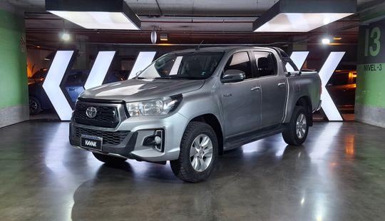 Toyota • Hilux