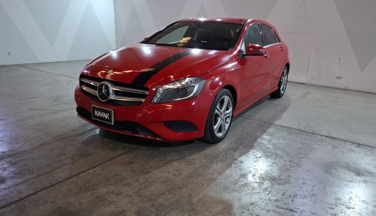 Mercedes Benz • Clase A