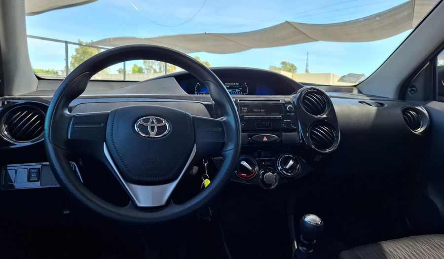 Toyota Etios 1.5 X Hatchback 2021