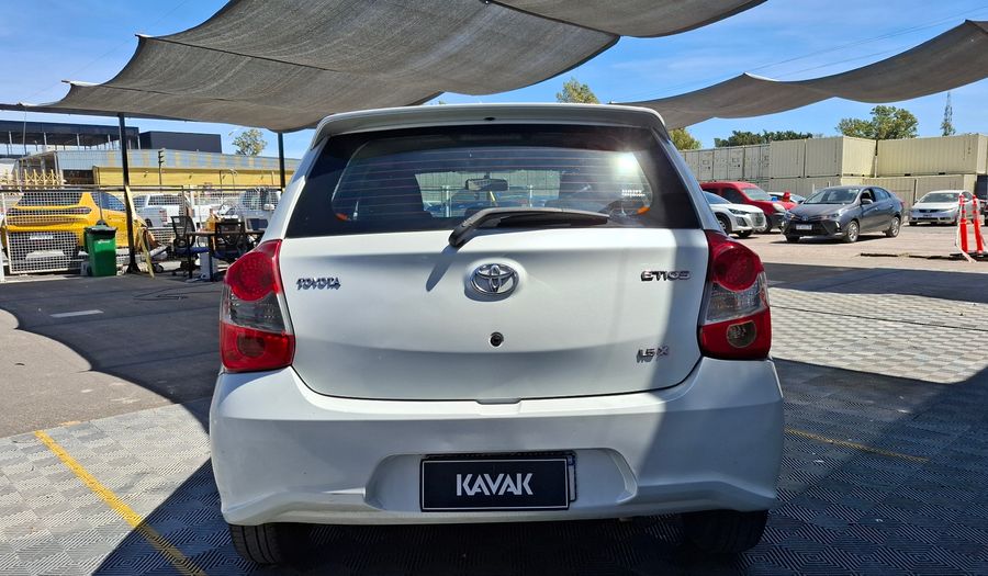 Toyota Etios 1.5 X Hatchback 2021