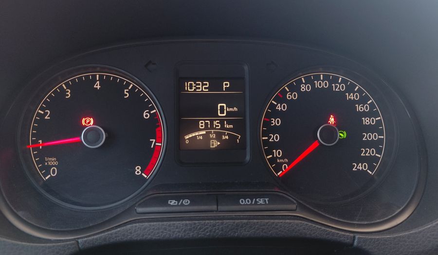 Volkswagen Polo 1.6 COMFORTLINE TIPTRONIC Sedan 2016