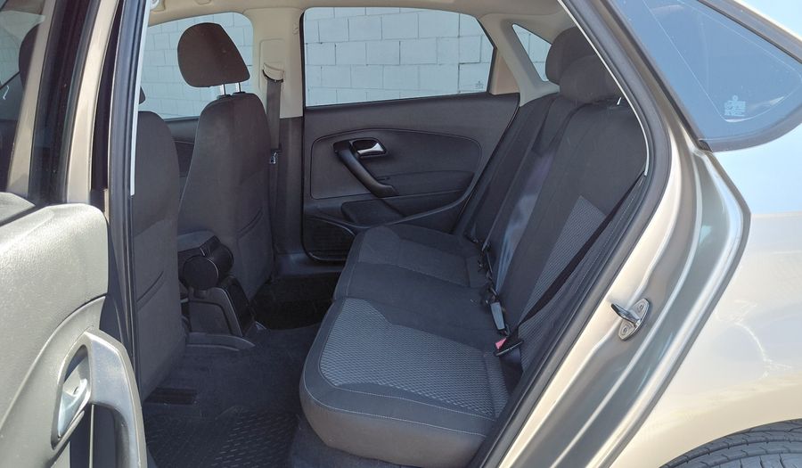 Volkswagen Polo 1.6 COMFORTLINE TIPTRONIC Sedan 2016