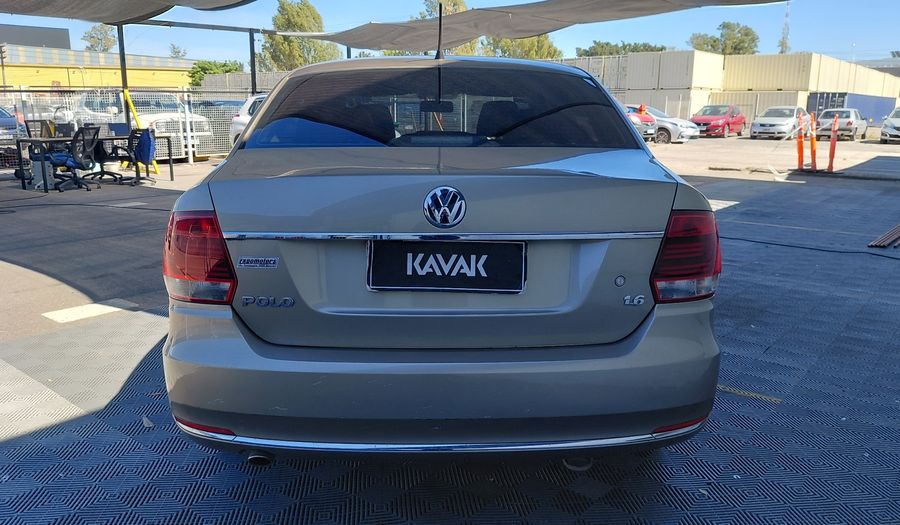 Volkswagen Polo 1.6 COMFORTLINE TIPTRONIC Sedan 2016