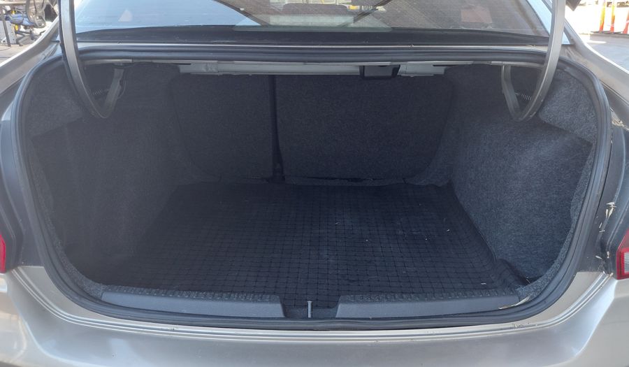 Volkswagen Polo 1.6 COMFORTLINE TIPTRONIC Sedan 2016