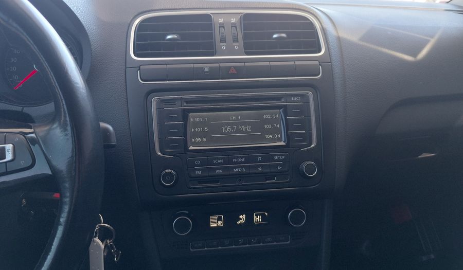 Volkswagen Polo 1.6 COMFORTLINE TIPTRONIC Sedan 2016