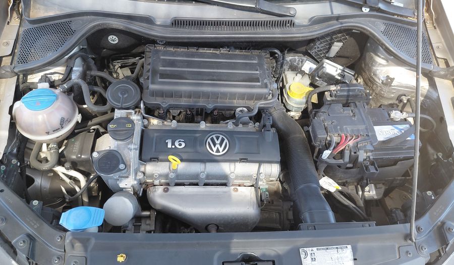 Volkswagen Polo 1.6 COMFORTLINE TIPTRONIC Sedan 2016