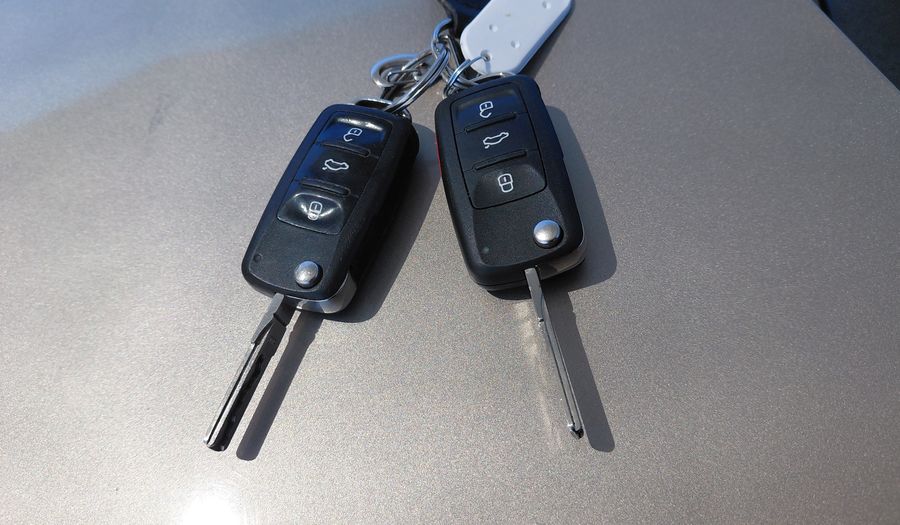 Volkswagen Polo 1.6 COMFORTLINE TIPTRONIC Sedan 2016