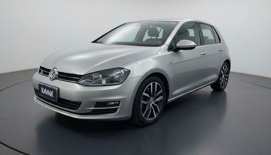 Volkswagen • Golf