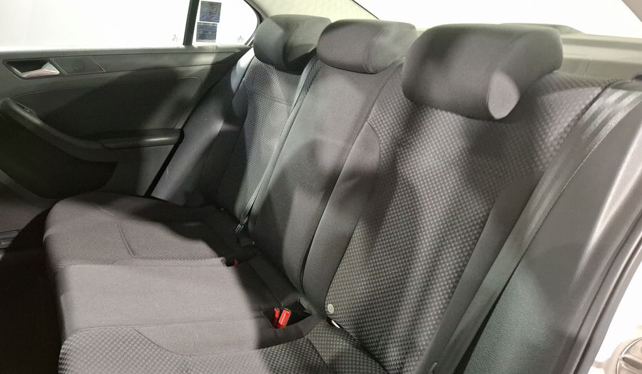 Volkswagen Jetta 2.5 STYLE ACTIVE TIPTRONIC Sedan 2014