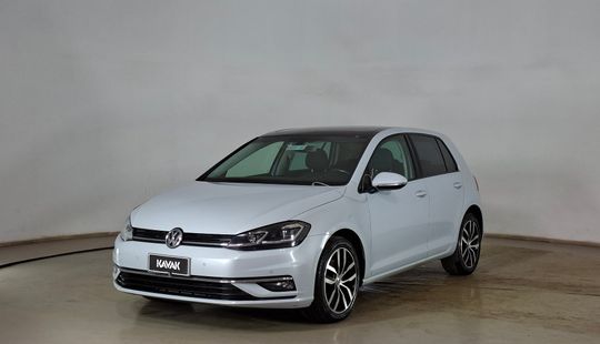 Volkswagen • Golf