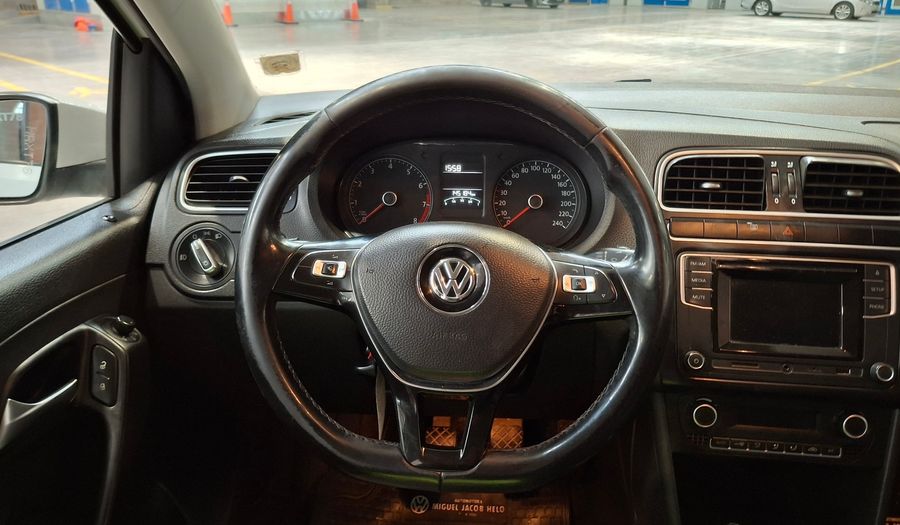 Volkswagen Polo 1.6 HIGHLINE Hatchback 2017