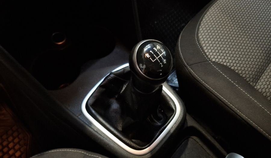 Volkswagen Polo 1.6 HIGHLINE Hatchback 2017