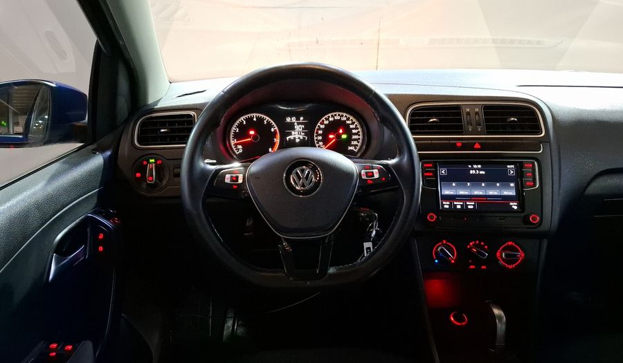 Volkswagen Polo 1.6 COMFORTLINE PLUS AUTO Hatchback 2020