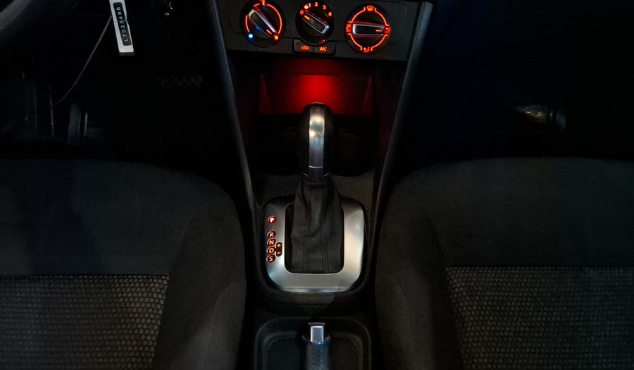 Volkswagen Polo 1.6 COMFORTLINE PLUS AUTO Hatchback 2020