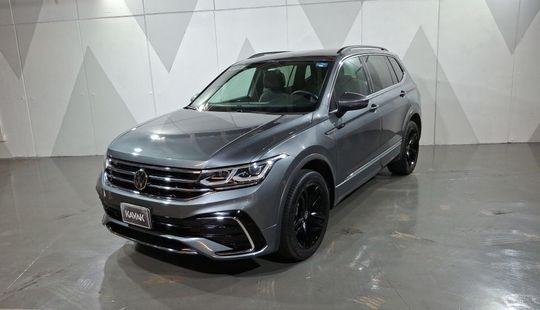 Volkswagen • Tiguan