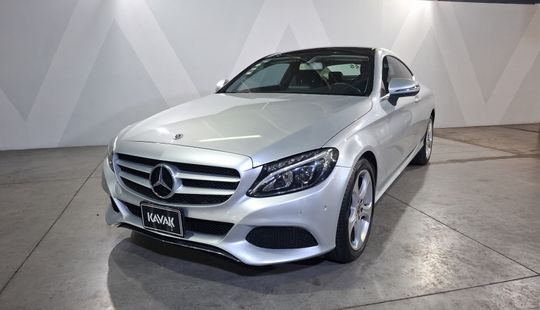 Mercedes Benz • Clase C