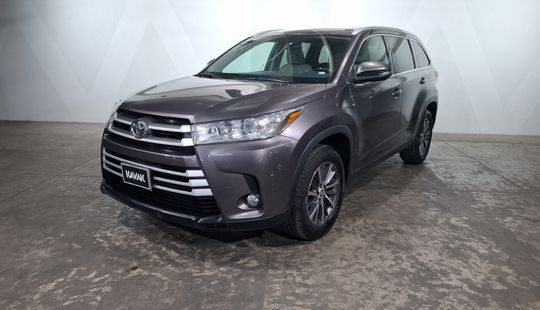 Toyota • Highlander