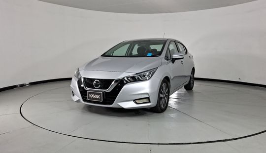 Nissan • Versa