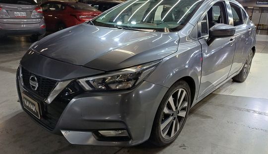 Nissan • Versa