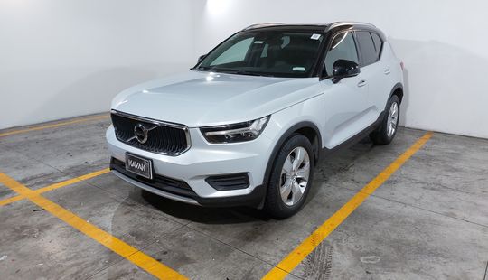 Volvo • XC40