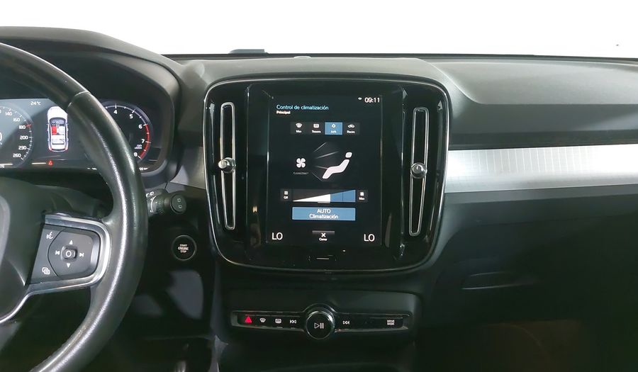 Volvo Xc40 2.0 T4 MOMENTUM AUTO Suv 2021