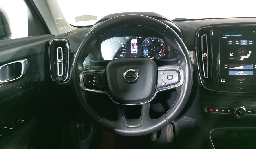 Volvo Xc40 2.0 T4 MOMENTUM AUTO Suv 2021