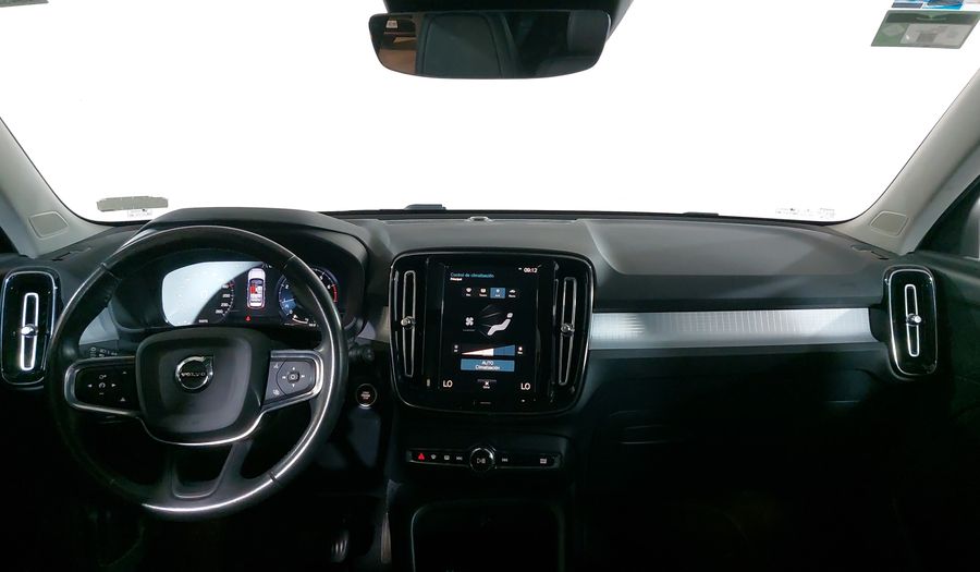 Volvo Xc40 2.0 T4 MOMENTUM AUTO Suv 2021