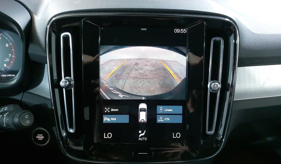 Volvo Xc40 2.0 T4 MOMENTUM AUTO Suv 2021