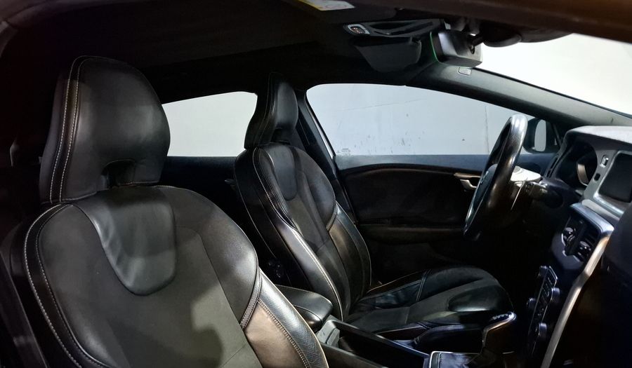 Volvo V40 2.0 R-DESIGN T5 Hatchback 2017