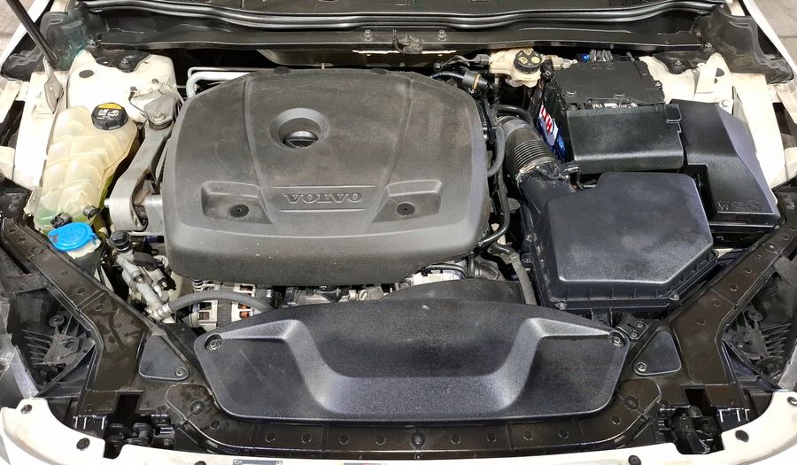 Volvo V40 2.0 R-DESIGN T5 Hatchback 2017