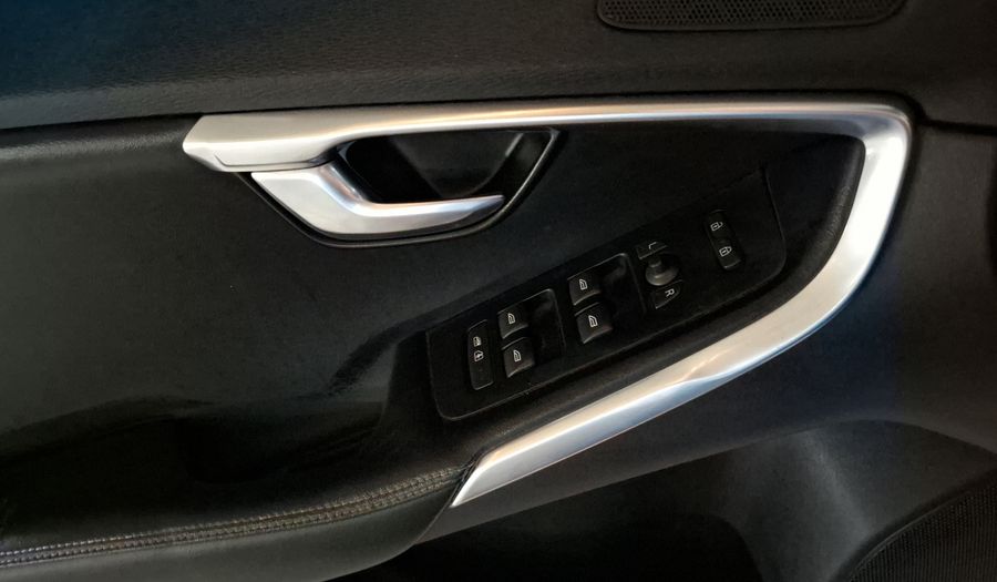 Volvo V40 2.0 R-DESIGN T5 Hatchback 2017