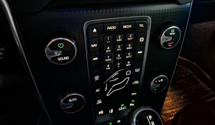 Volvo V40 2.0 R-DESIGN T5 Hatchback 2017