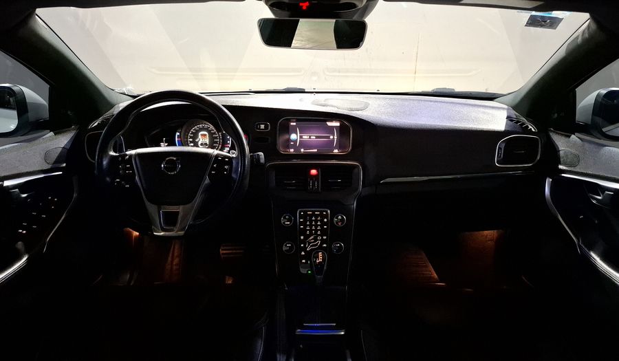 Volvo V40 2.0 R-DESIGN T5 Hatchback 2017