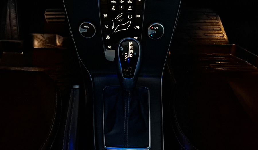 Volvo V40 2.0 R-DESIGN T5 Hatchback 2017