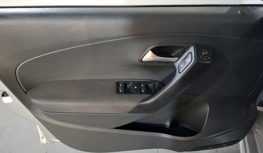 Volkswagen Polo 1.6 MT Hatchback 2016
