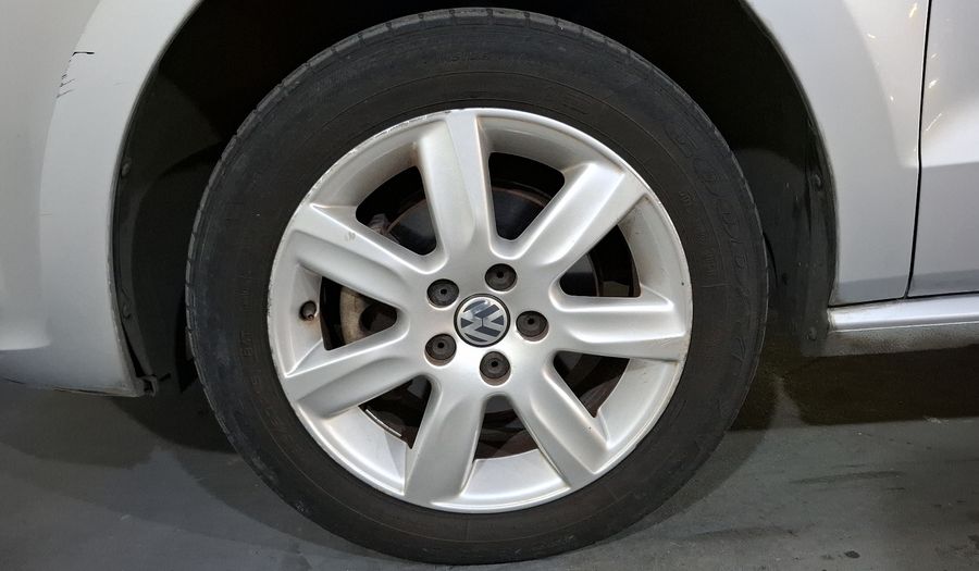 Volkswagen Polo 1.6 MT Hatchback 2016