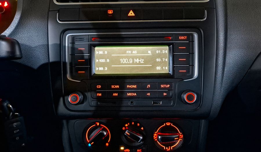 Volkswagen Polo 1.6 MT Hatchback 2016