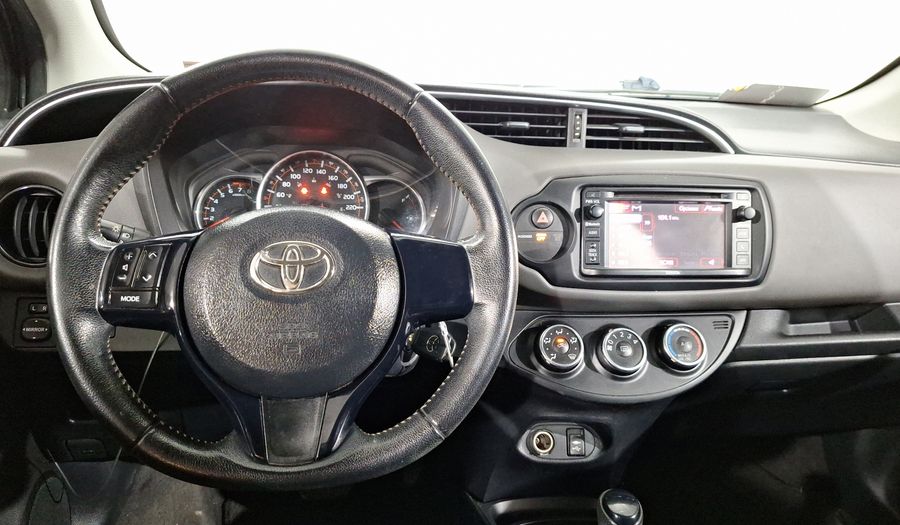 Toyota Yaris 1.5 PREMIUM AT 5PTAS Hatchback 2016