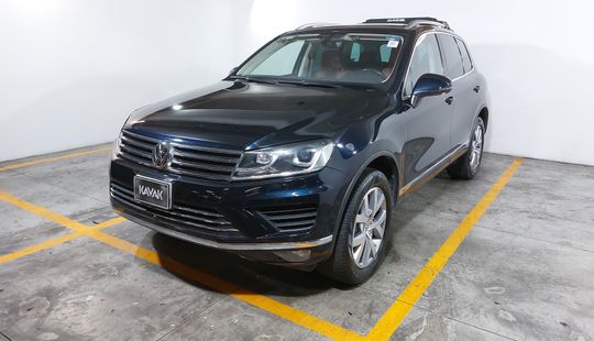 Volkswagen • Touareg