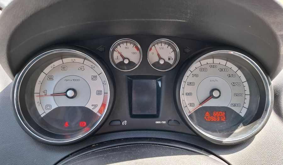 Peugeot 308 1.6 ALLURE Hatchback 2016