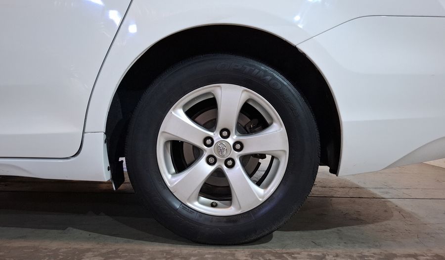 Toyota Sienna 3.5 LE AT Minivan 2011