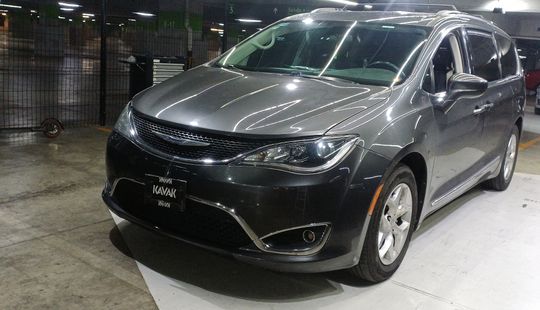 Chrysler • Pacifica