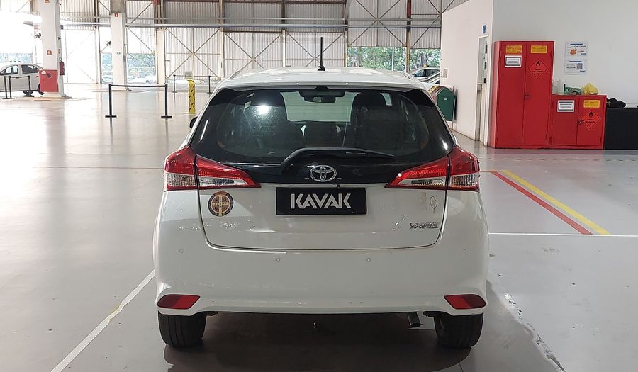 Toyota Yaris XL LIVE Hatchback 2022
